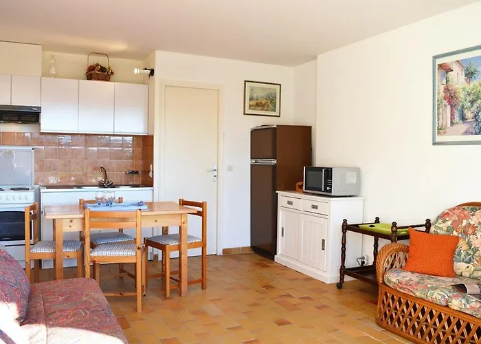 Coin Nuit Proche Avec Parking - - Fr-1-251-83 Apartment *