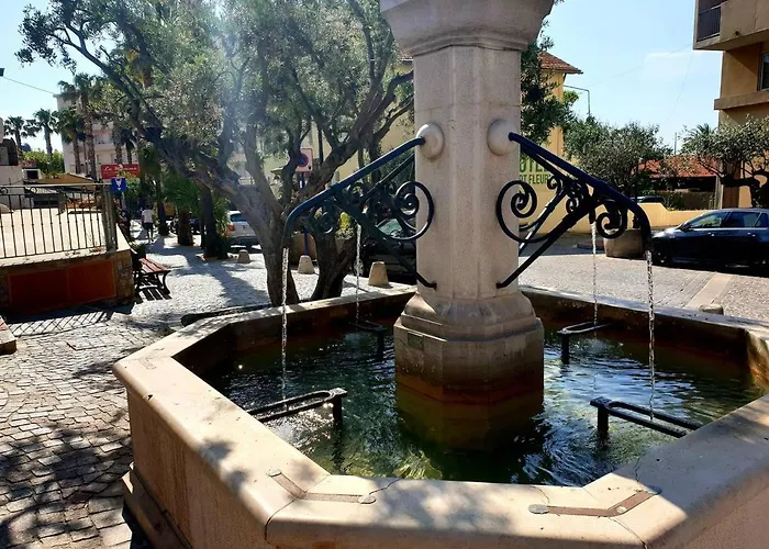 Coin Nuit Proche Avec Parking - - Fr-1-251-83 Le Lavandou